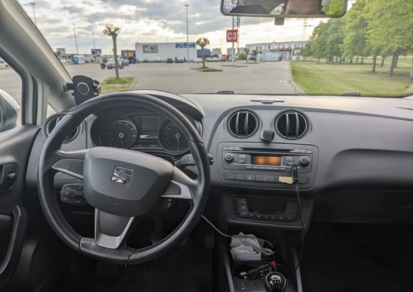 Seat Ibiza cena 26999 przebieg: 142000, rok produkcji 2014 z Poznań małe 106